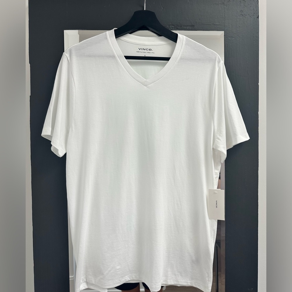 Men’s Vince V Neck T Shirt in White - Size Small